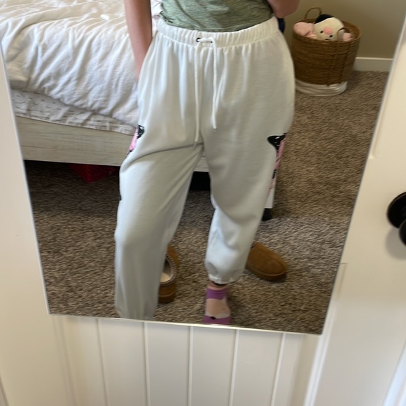 White sweatpants with pink butterflies - Picture 2 of 2